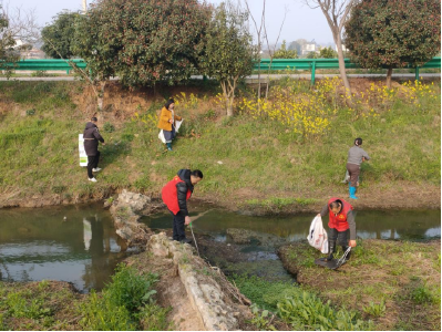 仙女镇：清淤疏浚畅沟渠 环境整治助春耕