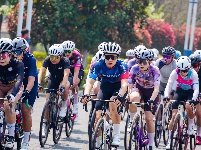 图集 | 2026中国公路自行车公开赛（湖北枝江站）开赛——风驰枝江·逐梦滨江