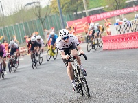 图集 | 2026中国公路自行车公开赛（湖北枝江站）开赛——风驰枝江·逐梦滨江