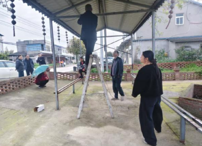 百里洲镇互助村：灯亮心暖聚民心 邻里共建“快乐广场”