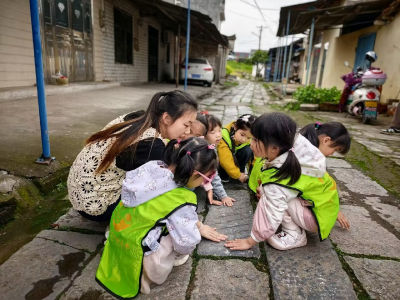 春行古镇，趣游石板巷 ——枝江市江口幼儿园大班春游活动