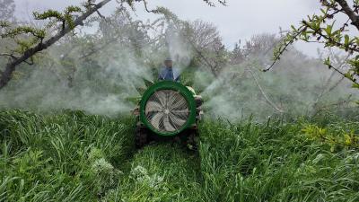 科技赋能果园春管 枝江果农跑出增收“加速度”