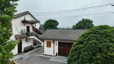 归乡建雅楼 掌勺亦挥毫 “文艺掌柜”冯双喜打造古风农家乐小院