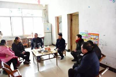 金国江到群众家中倾听意见化解矛盾