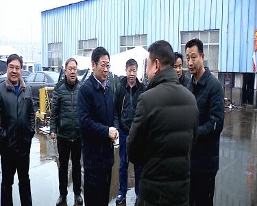 何飞到吴店镇现场督察督办大棚房问题整改工作