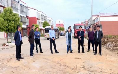 孟艳清巡查汉丹铁路沿线环境卫生治理情况