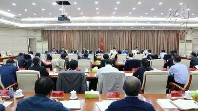 李乐成主持市委常委会（扩大）会议