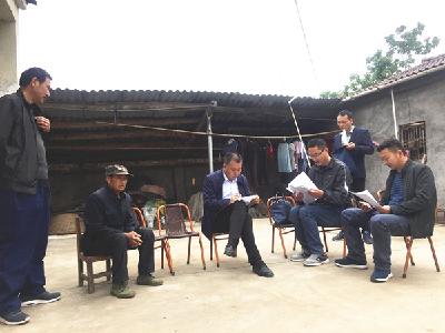 市发改局开展“户户走到，足印农家”活动