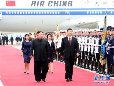 习近平抵达平壤开始对朝鲜民主主义人民共和国进行国事访问