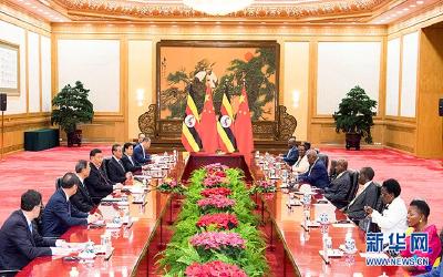 习近平同乌干达总统穆塞韦尼举行会谈