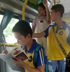 3路公交车上的“特殊乘客”
