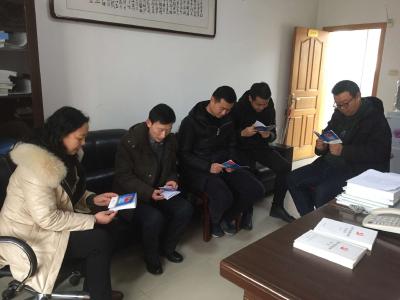 市民政局纪检组： 印发《推进党规党纪和监察法规宣传教育“十进十建”活动工作手册》 让“十进十建”鞭辟近里 生根发芽