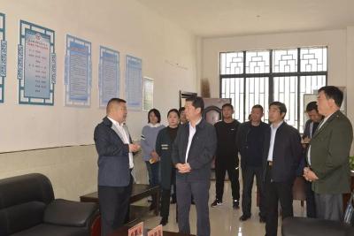 省委宣传部副部长邓务贵来我市调研社会治安综合治理（平安建设）工作