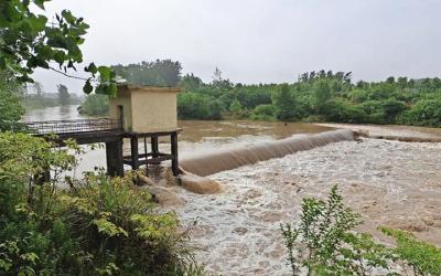 我市普降中到大雨 水利局全力防汛保安全