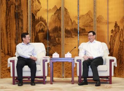 推动更多投资项目落户湖北！应勇王晓东与中央统战部副部长徐乐江座谈