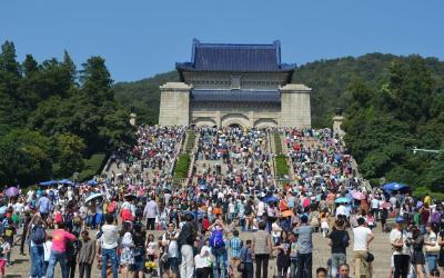 生产生活秩序稳步恢复 多国放松赴华旅行限制