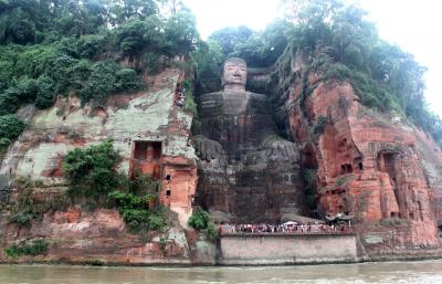 遭洪水“洗脚”仍无恙 乐山大佛千年排水系统牛在哪儿