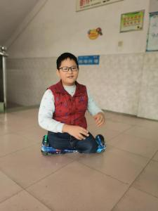 【身边的感动】“板凳男孩”方宇翔：爱笑的人运气不会差