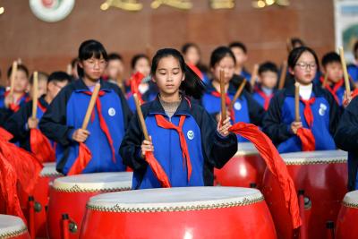 湖北保康：传统大鼓“韵动”校园