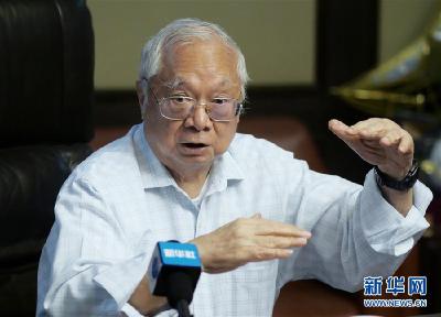 实业家胡应湘：香港要敞开怀抱 为内地提供高质量的专业服务