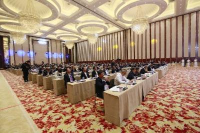 一跨过长江，光谷长江大桥、双柳长江大桥将建成千米级悬索桥