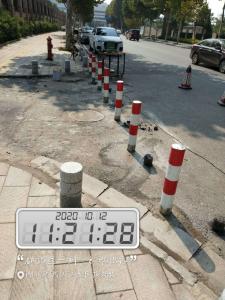 车辆违停人行道，市民建议增设隔离桩 辖区交管部门采纳了