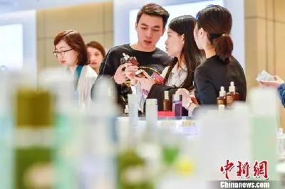双11的“他经济”：他不配！男人不如狗？