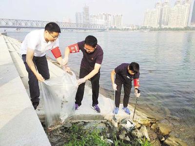 党员下沉社区丨湖北襄阳：15万党员干部下沉社区解民忧