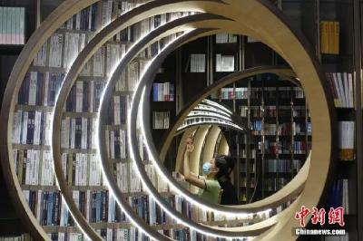 图书市场逐渐回暖，“报复性”逛书店来了吗？