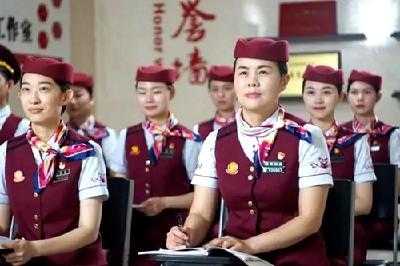 全国三八红旗手姚婕：地铁好站长，乘客知心人