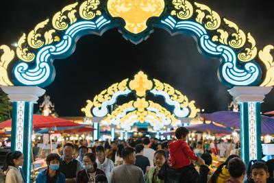 云南勐腊“ 南腊河·星光夜市”乡镇主题周助力脱贫攻坚