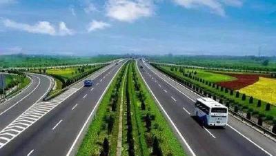 雄安新区对外大通道京德高速公路最大跨度连续梁合龙