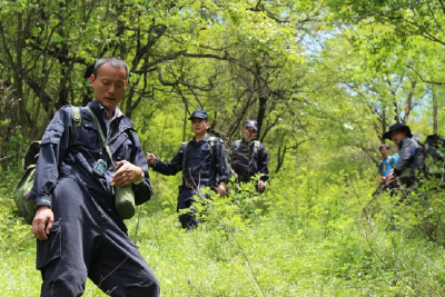 我国首个国家公园警察总队挂牌成立