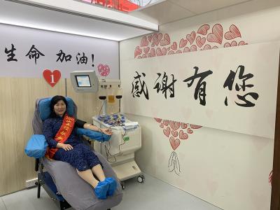 单臂献出“双份爱” 武汉大学博导潘迎春第200次献血