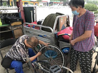 河北涿州修车匠袁晓雷：只要有人需要 我会一直坚持下去