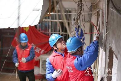 四川绵竹：开展“送光明 传文明”志愿服务活动