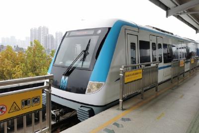 网友建议武汉轨道交通1号线全线站台装护栏 地铁集团回复：部分已安装，将分步推进