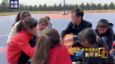 今天的头条，留给这位校长！