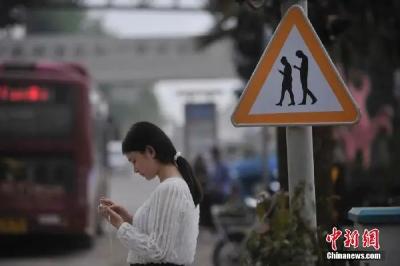 无处不在的“无纸化”，这边省事、那边费事？