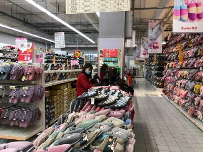 【城乡温暖】冷空气来袭  取暖类家电市场销售“升温”
