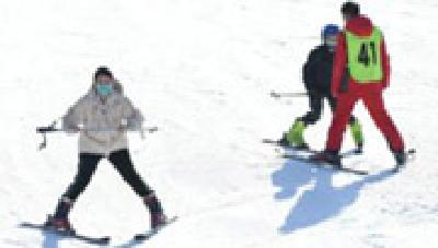 吉林：赏冰玩雪过大年