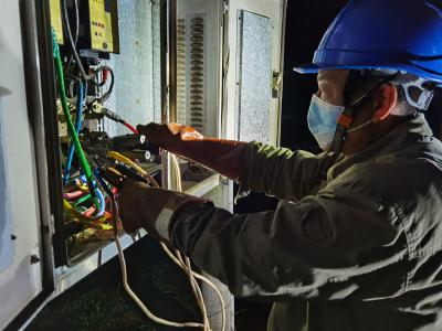 国网枣阳供电公司王城营业所：雨夜抢修 守护万家灯火