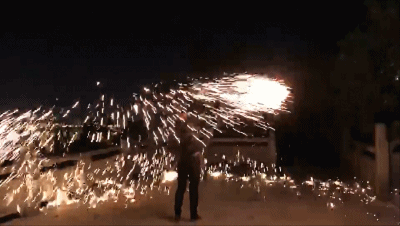 提醒：“冷烟花”也是易燃易爆危险品，不可随意燃放！