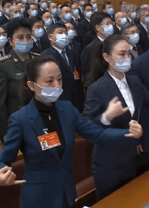 无声的力量！这一幕，令人动容
