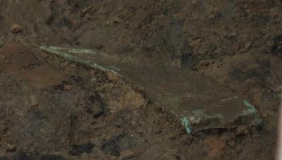 三星堆8号坑发现可拼接青铜碎片 或为礼仪用器