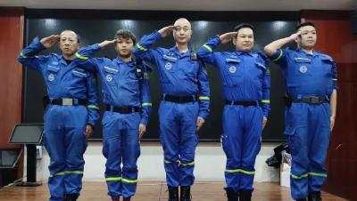 无畏逆行，驰援河北！蓝天勇士平安回荆…
