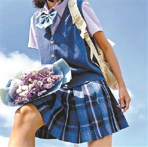 小众文化不再圈地自萌 汉服、JK、Lolita组成三坑