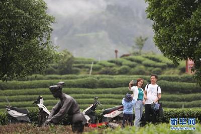 广西三江：假期乡村旅游热