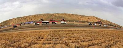 新疆：中国首条沙漠探险旅游高速公路预计今年年底通车