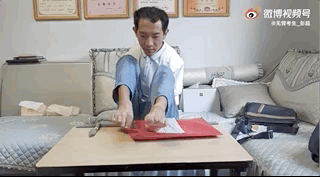 激动！他用脚拆开了研究生录取通知书